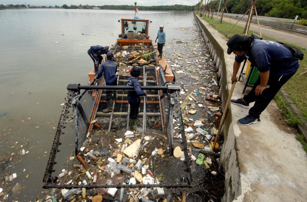 Tumpukan Sampah Plastik Hari Raya: Audit Mengungkap 3 Produsen Penyumbang Sampah&nbsp;Terbesar