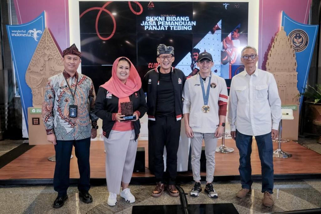 Kemenparekraf-FPTI Sinergi Terapkan SKKNI Bidang Jasa Pemanduan Panjat&nbsp;Tebing